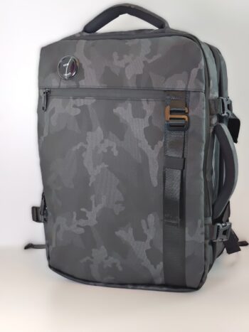 حقيبه ظهر (Camouflage) باللون الرمادي والأسود