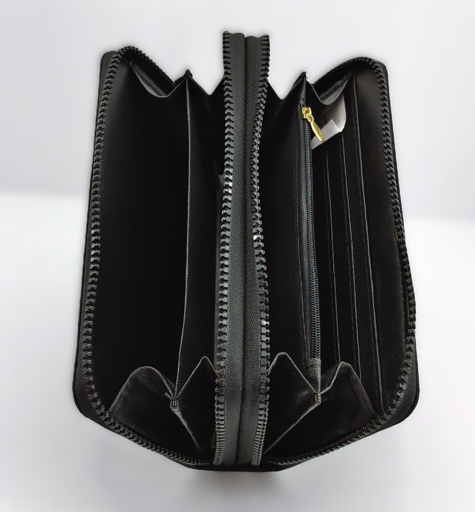 69c4e588-3d84-49d8-a783-90c33e4d5103