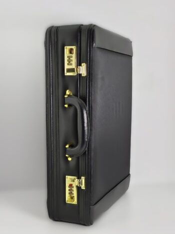  الحقيبة الدبلوماسية لرجال الأعمال