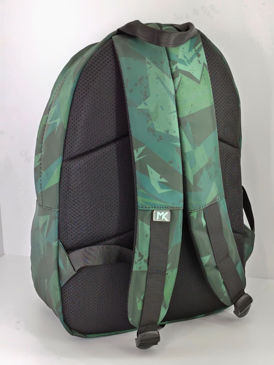 ebb6b990-3605-49ee-a79e-5709878f7cfc